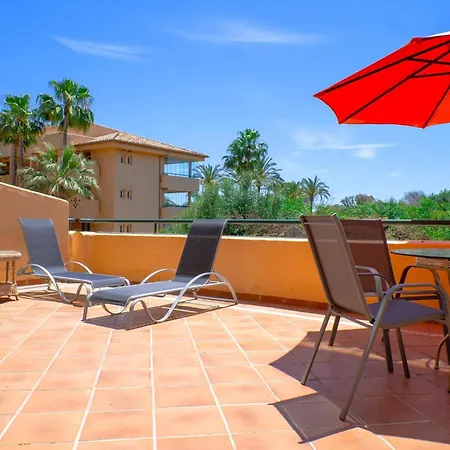 Acogedor Con Piscina En Apartment *