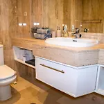 Acogedor Con Piscina En Marbella
