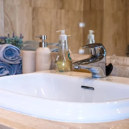 Acogedor Con Piscina En ماربيا